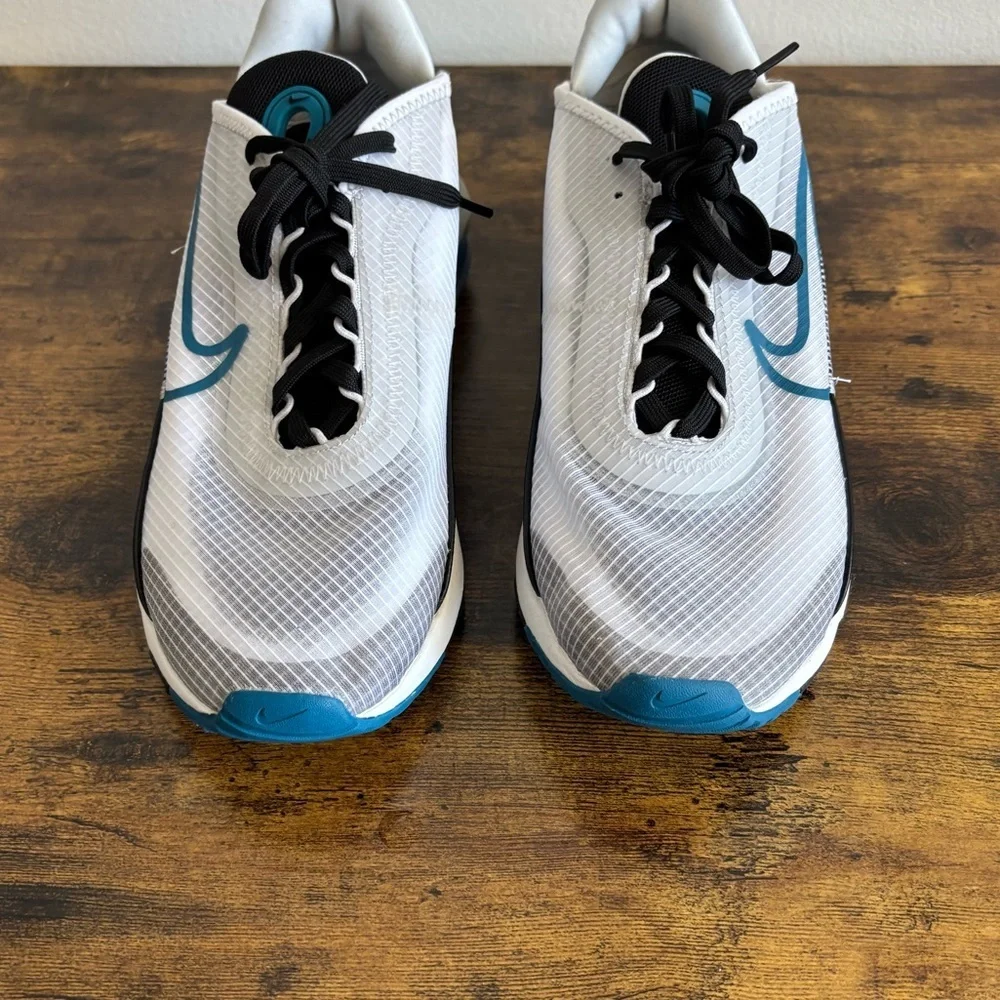 Air Max 2090 in ‘Green Abyss' - Picture 5 of 14